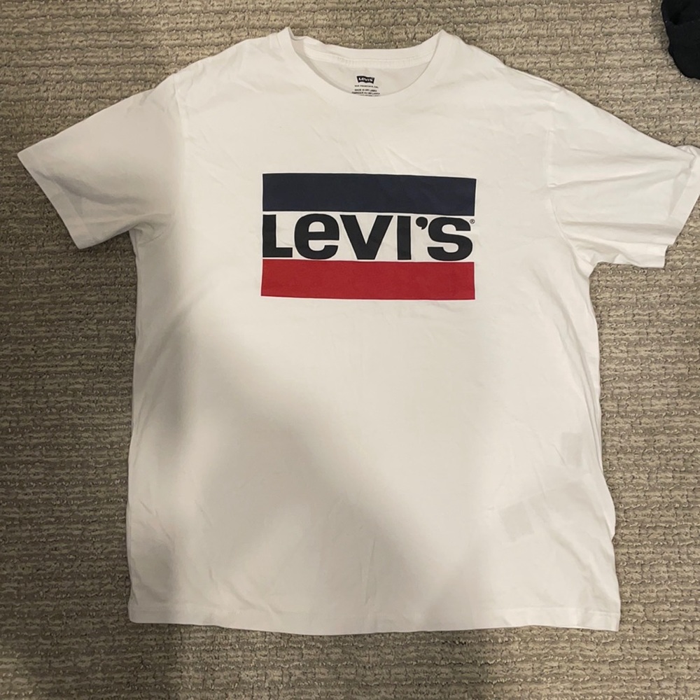 Levis T shirt